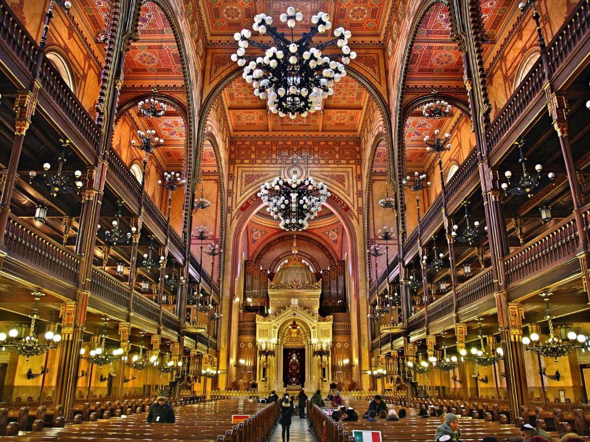 Luxe, Historic Home Near Downtown Landmarks 19Th Century Budapest Bagian luar foto